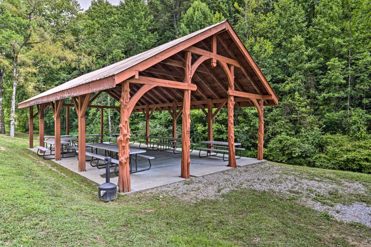 Pigeon Forge Getaway With Covered Patio And Hot Tub! מראה חיצוני תמונה